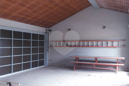 Casa à venda com 4 quartos, sendo 3 suítes, no condomínio Arujá 5, Arujá - SP