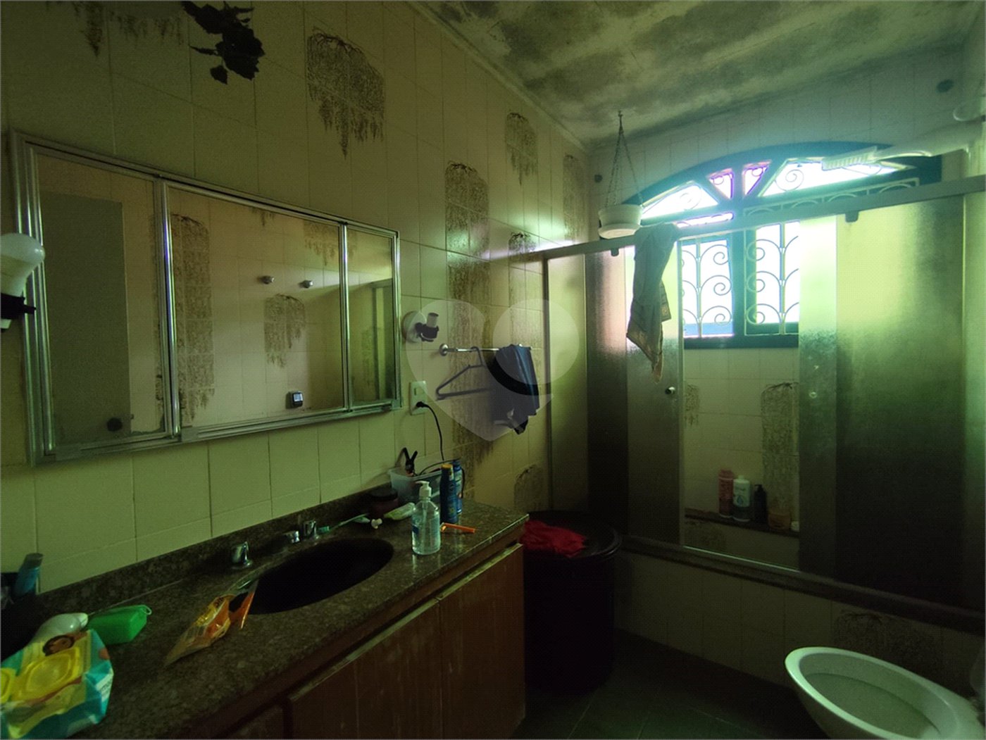 Sobrado à venda com 4 quartos, sendo 2 suítes,  em Tremembé, São Paulo, SP