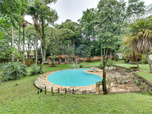 Casa à venda com 5 suítes no condomínio Chácara Flora, São Paulo - SP
