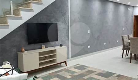 Sobrado à venda com 3 quartos, sendo 1 suíte,  em Jardim das Indústrias, São José dos Campos, SP