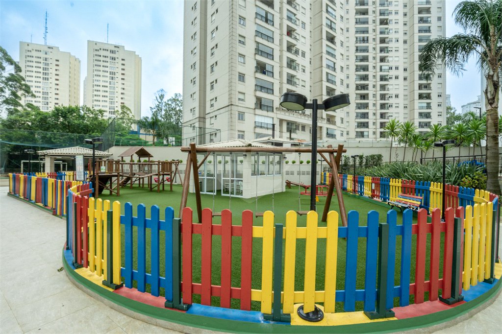 Apartamento à venda com 3 quartos, sendo 1 suíte,  em Jardim Parque Morumbi, São Paulo, SP