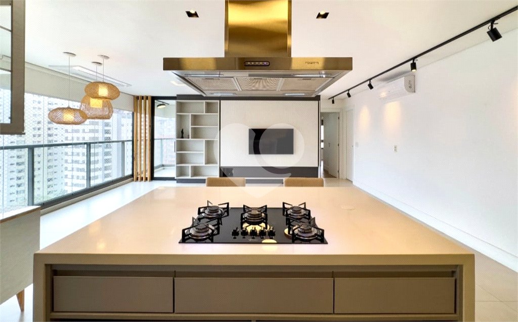 Apartamento à venda com 2 quartos, sendo 1 suíte,  em Vila Olímpia, São Paulo, SP