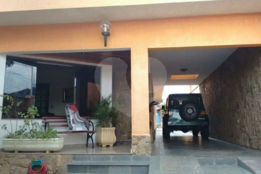 Casa Térrea à venda com 3 quartos, sendo 2 suítes, em Jaraguá, São Paulo, SP