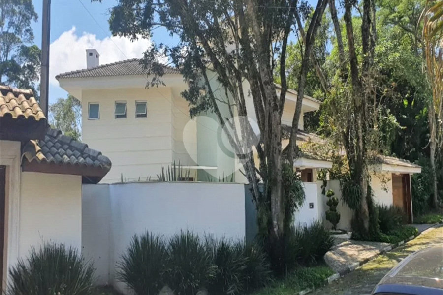 Casa à venda com 3 suítes no condomínio Parque Imperial da Cantareira, Mairiporã - SP