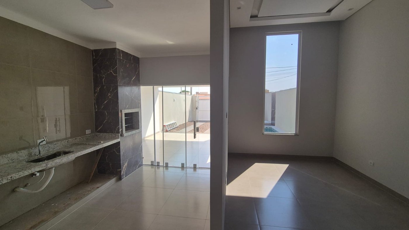 Casa à venda com 3 quartos, sendo 1 suíte, em Jardim dos Ipes, Três Lagoas, MS