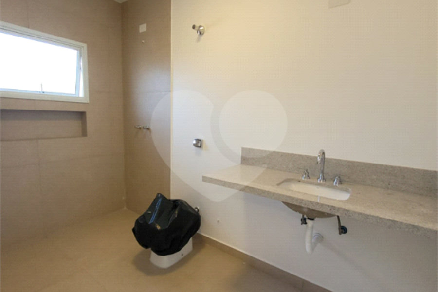 Casa Térrea à venda ou para alugar com 4 quartos, sendo 3 suítes,  em Horto Florestal, São Paulo, SP