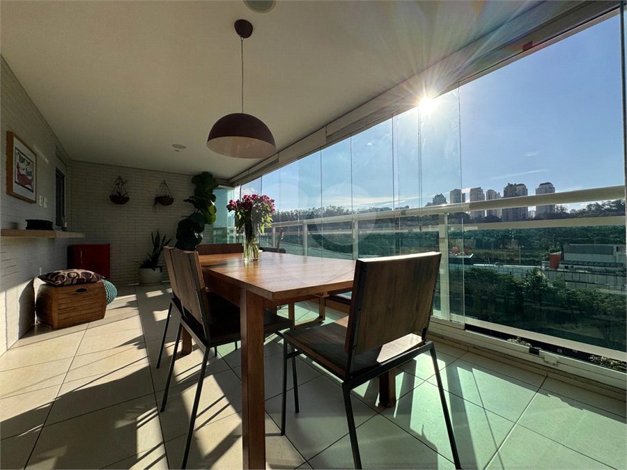 Apartamento à venda com 3 quartos, sendo 1 suíte, em Jardim Caravelas, São Paulo, SP