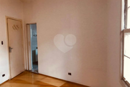 Casa à venda com 3 quartos, sendo 1 suíte, em Vila Mariana, São Paulo, SP