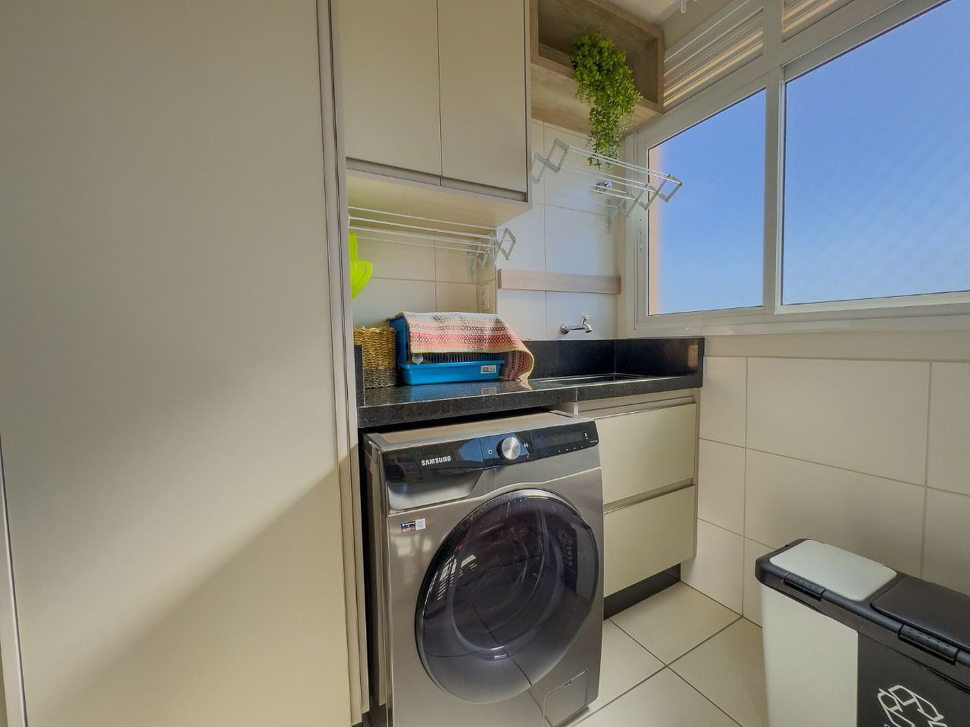 Apartamento à venda com 3 quartos, sendo 1 suíte, em Vila Guaíra, Presidente Prudente, SP