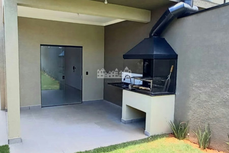Casa à venda com 3 suítes em Alvinópolis, Atibaia, SP