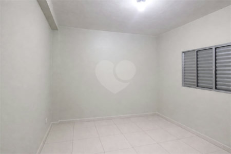 Casa à venda com 3 quartos em Vila Varela, Poá, SP