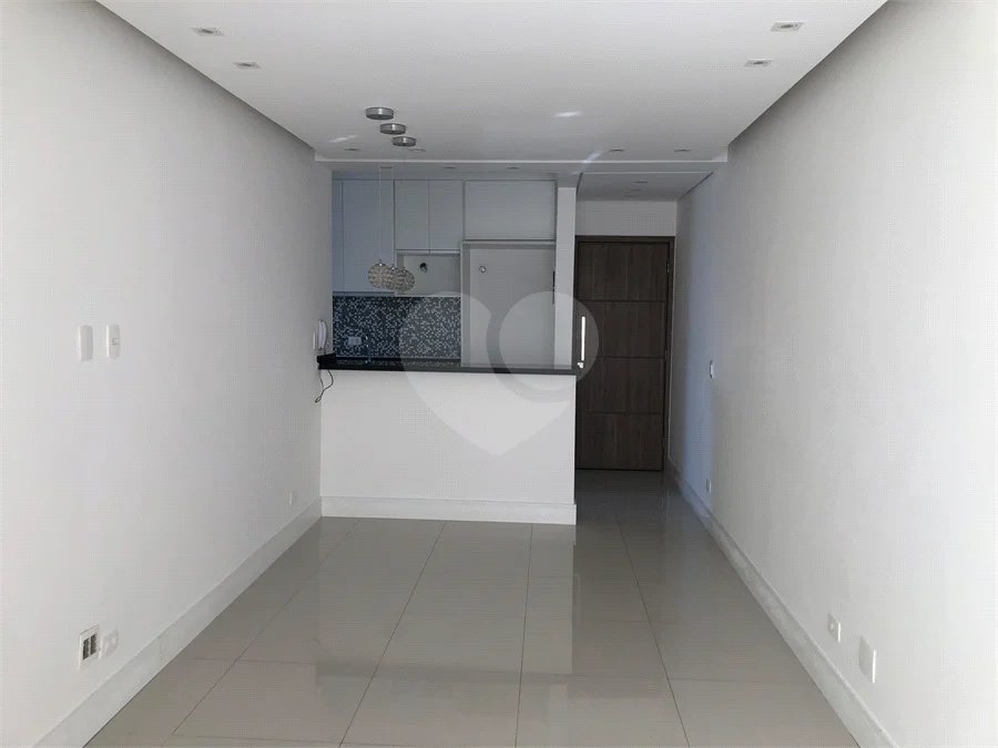 Lindo Apartamento com Varanda integrada