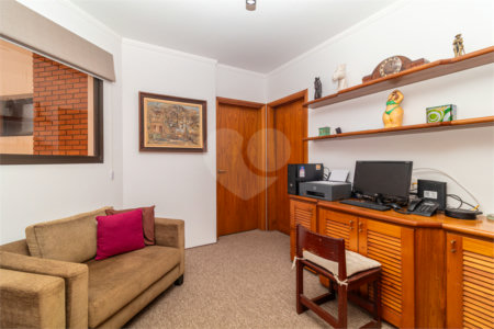 Apartamento à venda com 4 quartos, sendo 2 suítes, em Campo Belo, São Paulo, SP