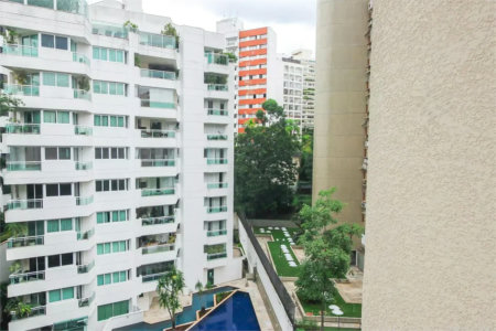 Apartamento à venda com 3 suítes em Real Parque, São Paulo, SP