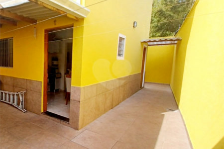 Casa à venda com 2 quartos, sendo 1 suíte, no condomínio Residencial Mirage, Mogi das Cruzes - SP