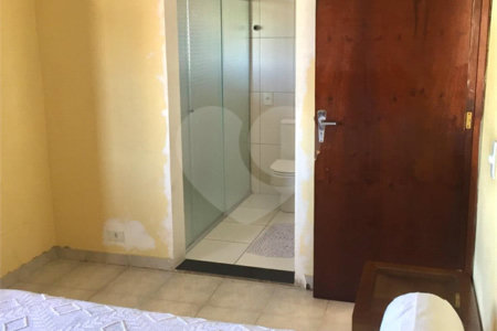 Casa à venda com 2 quartos, sendo 1 suíte, em Socorro, São Paulo, SP