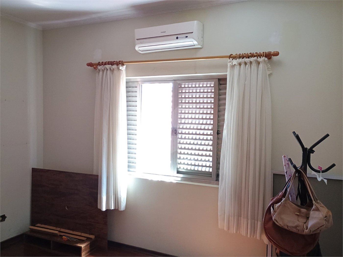 Casa à venda com 3 quartos, sendo 1 suíte,  em Tremembé, São Paulo, SP