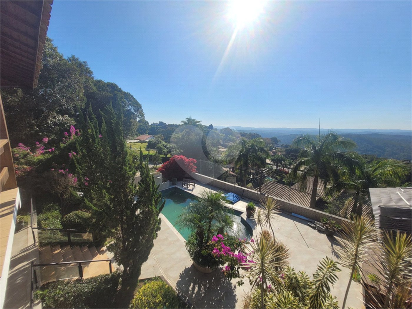 Casa para alugar com 5 quartos, sendo 2 suítes,  no condomínio Alpes de Caieiras, Caieiras - SP