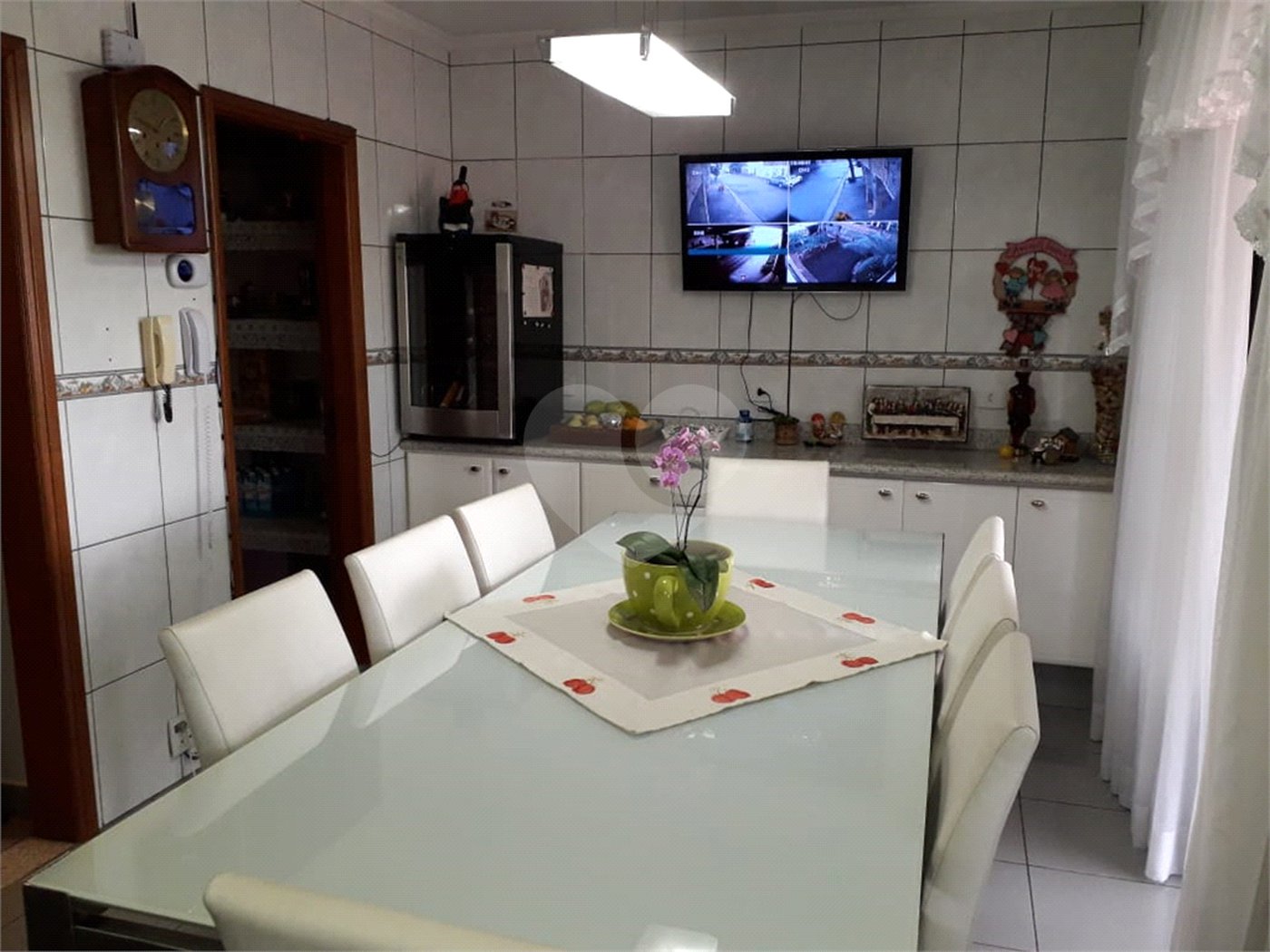 Sobrado à venda com 4 quartos, sendo 1 suíte, em Tremembé, São Paulo, SP