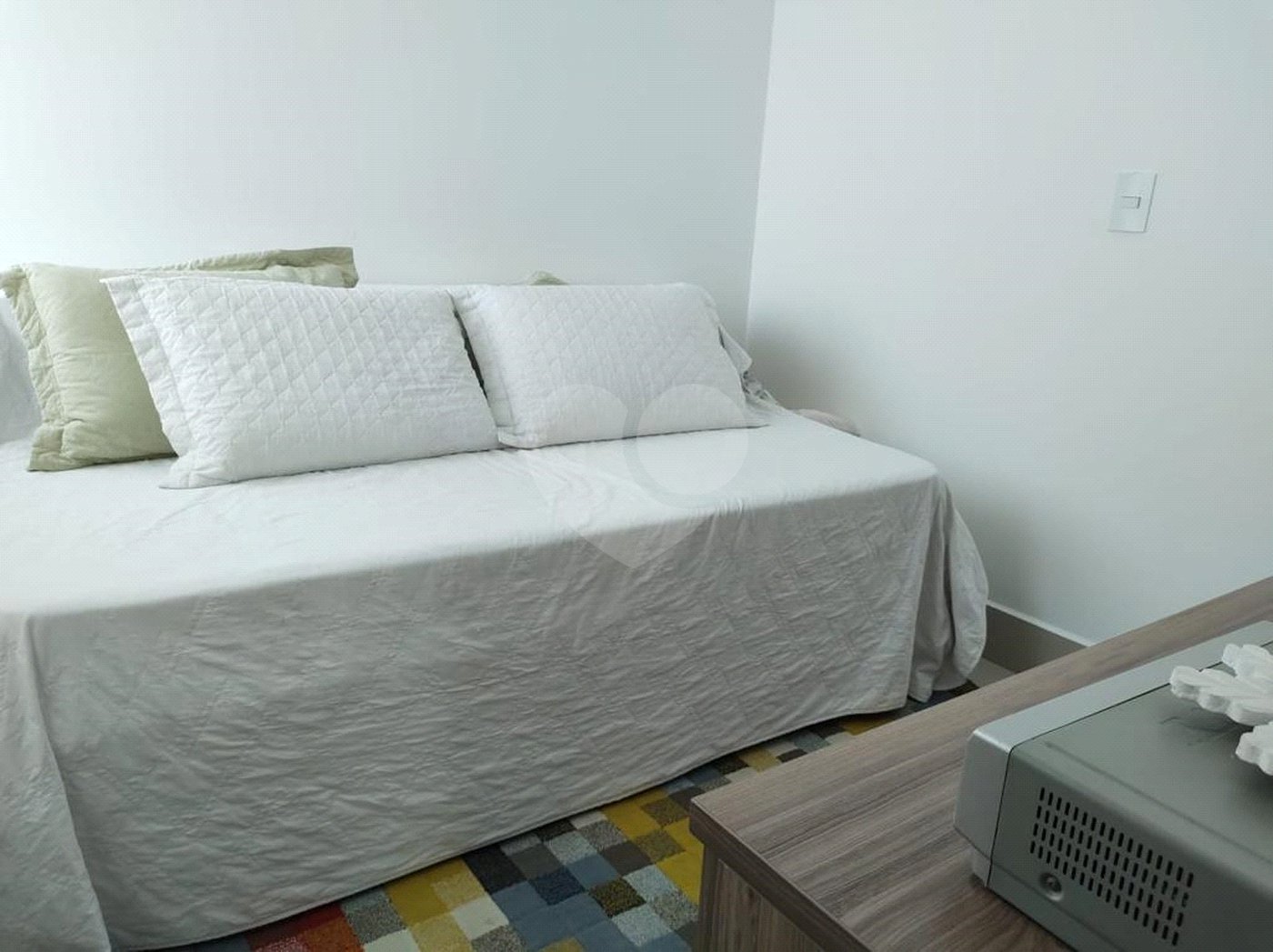 Casa à venda com 4 quartos, sendo 2 suítes, no condomínio Primavera, Salto - SP