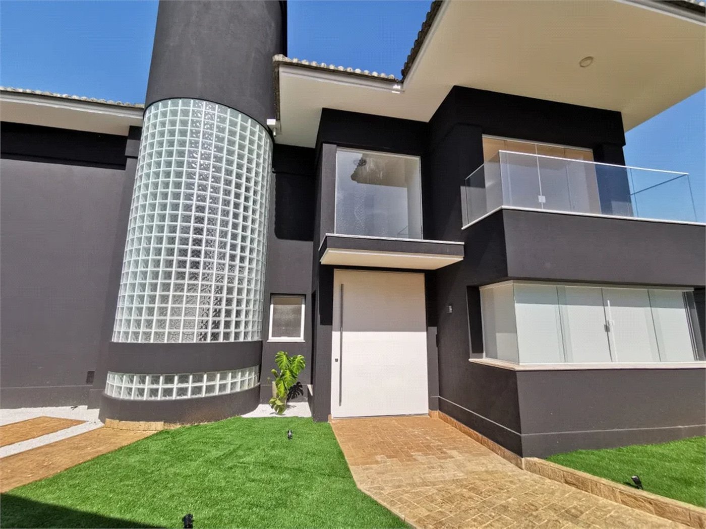 Casa à venda ou para alugar com 4 suítes em Parque dos Príncipes, São Paulo, SP