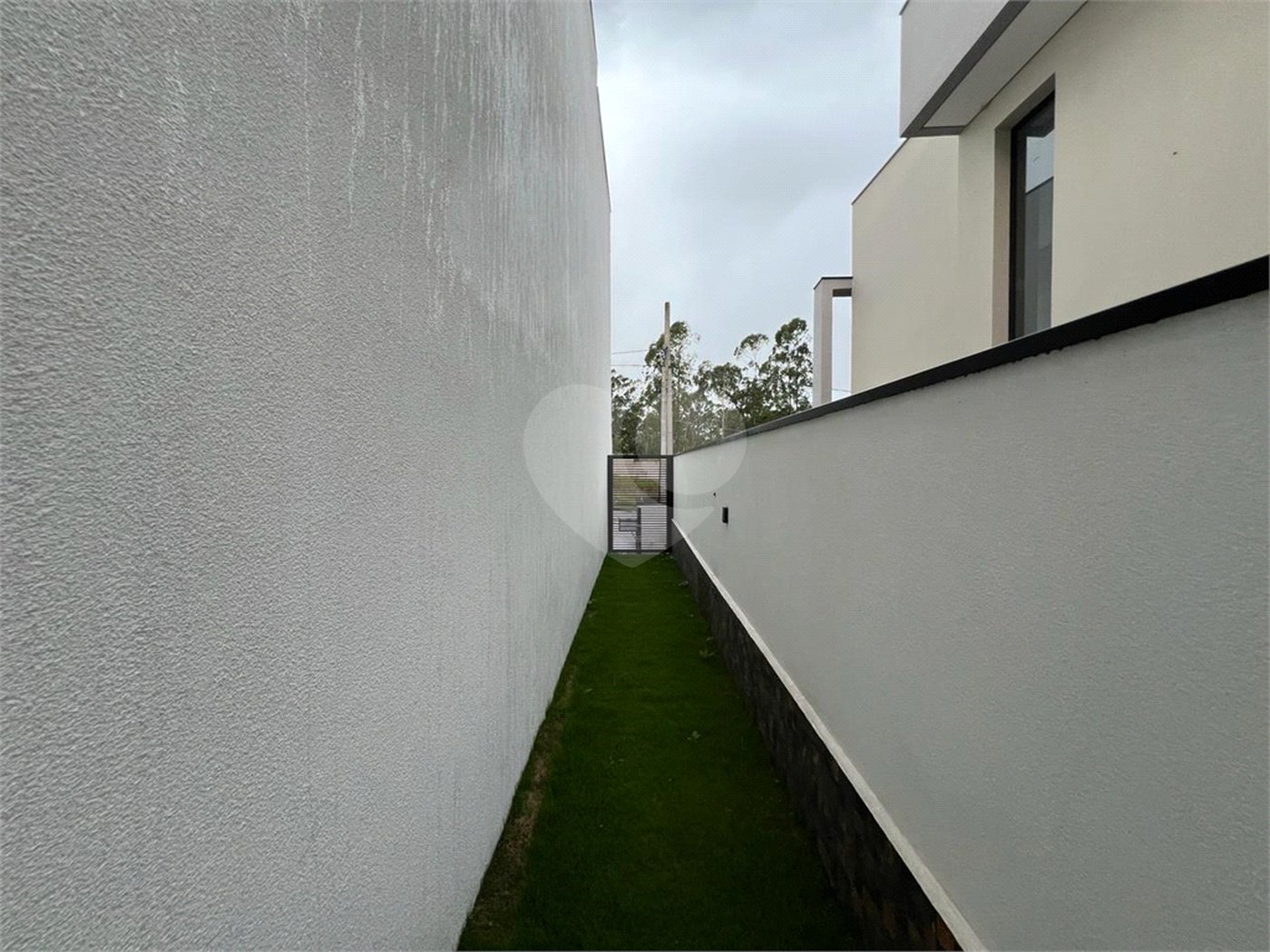 Casa à venda com 4 quartos, sendo 3 suítes,  no condomínio Mosaico Essence - Fase 1, Mogi das Cruzes - SP