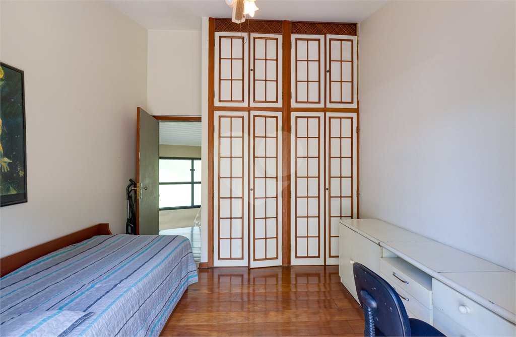 Casa à venda com 3 quartos, sendo 1 suíte, em Brooklin, São Paulo, SP