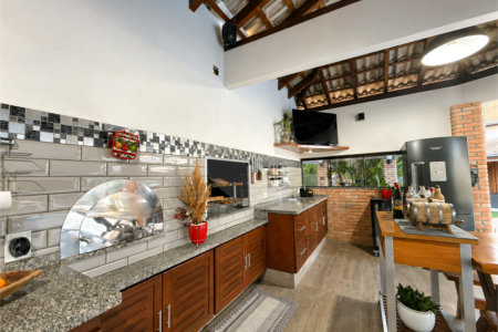 Casa à venda com 5 suítes no condomínio Parque Village Castelo, Itu - SP