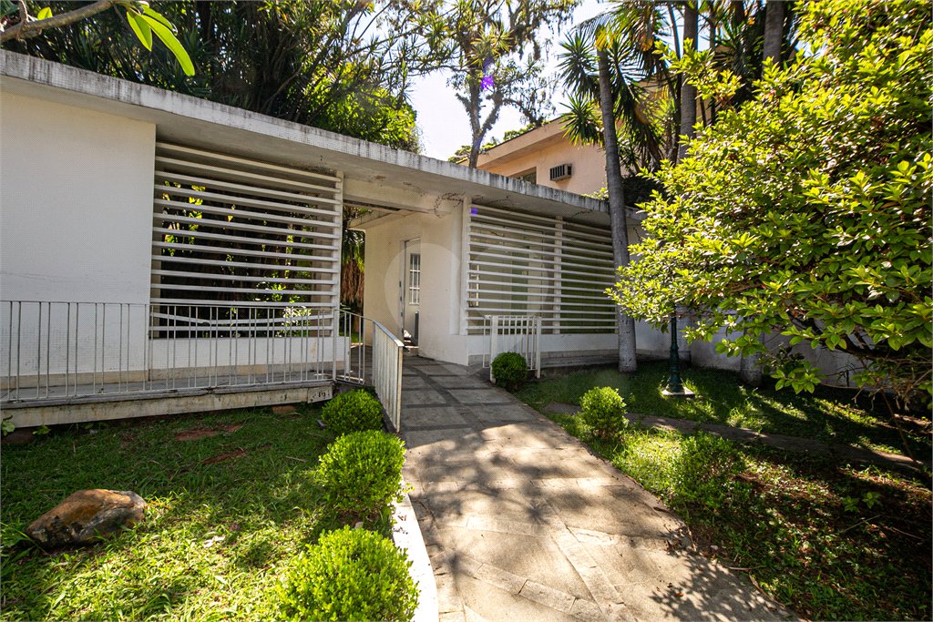Casa Térrea à venda com 4 quartos, sendo 1 suíte,  em Brooklin Velho, São Paulo, SP