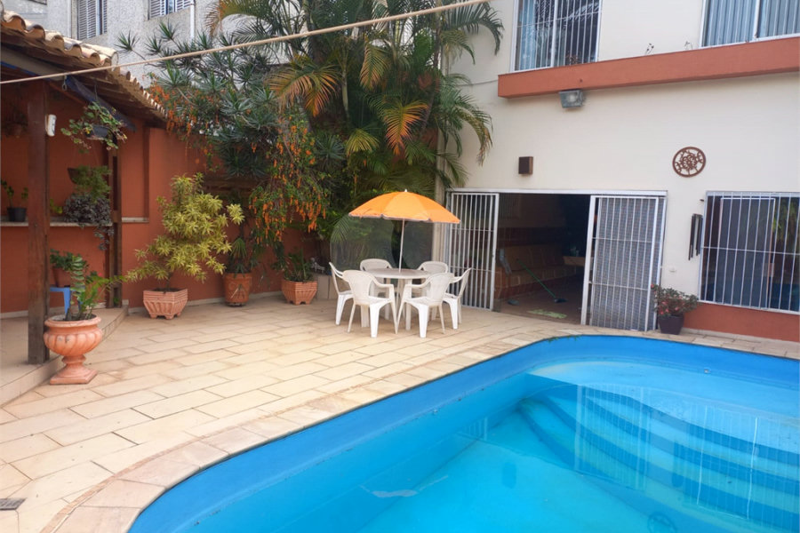 Sobrado à venda ou para alugar com 4 quartos, sendo 1 suíte,  em Santana, São Paulo, SP