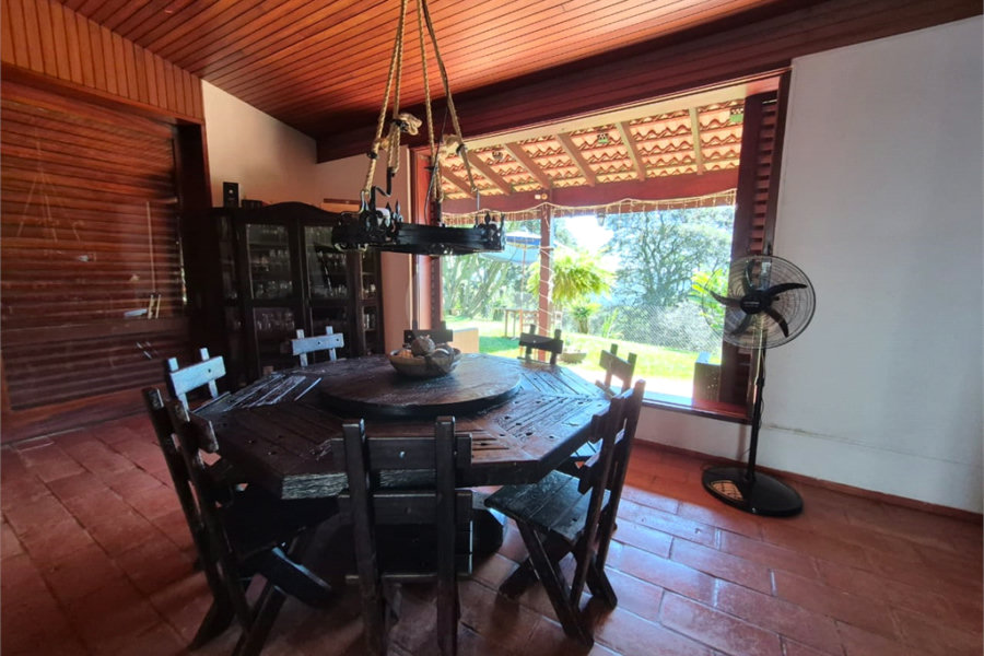 Casa Térrea à venda com 4 quartos, sendo 2 suítes, em Roseira, Mairiporã, SP