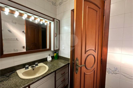 Sobrado com 5 dorm. sendo 2 suites