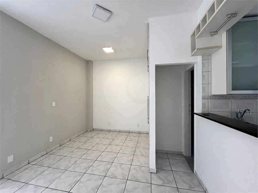Apartamento à venda ou para alugar com 1 suíte no Centro, Rio de Janeiro, RJ