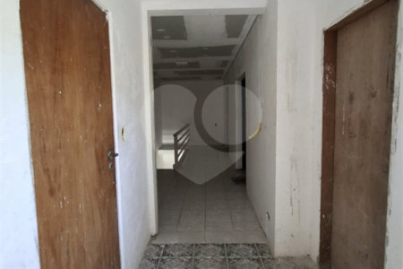 Casa à venda com 6 quartos, sendo 1 suíte,  em Vila Vitória, Mogi das Cruzes, SP