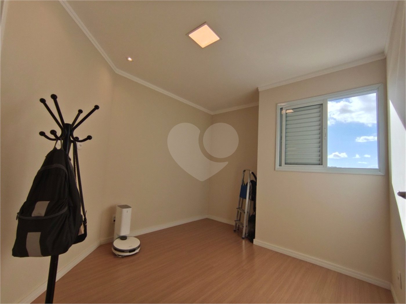 Apartamento à venda ou para alugar com 3 quartos, sendo 1 suíte, em Jardim Vera Cruz, Sorocaba, SP