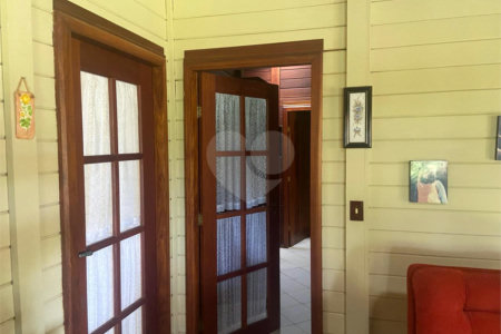 Casa à venda com 3 quartos, sendo 1 suíte,  no Centro, Araçoiaba da Serra, SP