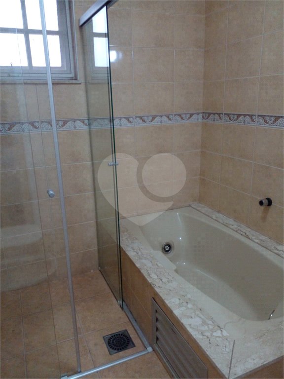 Sobrado à venda ou para alugar com 3 quartos, sendo 1 suíte, no Centro, Salto, SP