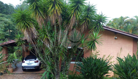 Casa à venda com 3 quartos, sendo 1 suíte,  no condomínio Vale da Santa Fé, Vinhedo - SP