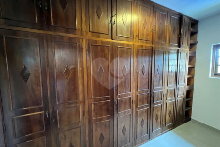 Casa à venda ou para alugar com 4 quartos, sendo 3 suítes, no condomínio Estância Marambaia, Vinhedo - SP