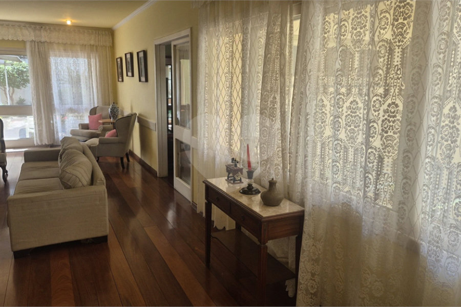 Casa à venda com 4 quartos, sendo 3 suítes, no condomínio Chácara das Rosas, São Paulo - SP