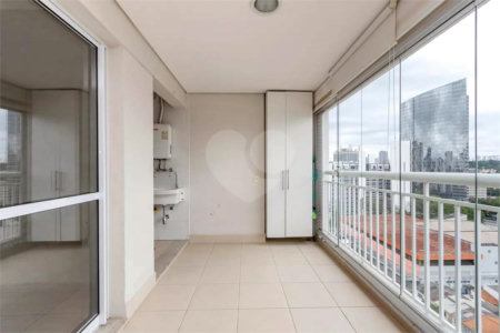 Apartamento à venda com 2 suítes em Vila Cordeiro, São Paulo, SP