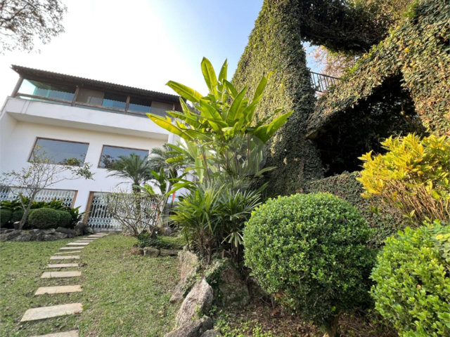 Sobrado à venda com 4 suítes em Horto Florestal, São Paulo, SP