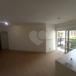 Apartamento à venda com 3 quartos, sendo 1 suíte,  em Vila Olímpia, São Paulo, SP