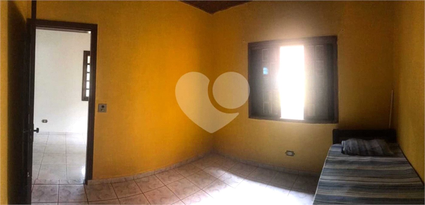 Casa à venda com 3 quartos, sendo 1 suíte, no condomínio Iara Branca, Mairiporã - SP
