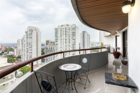 Apartamento à venda com 4 quartos, sendo 2 suítes, em Alto da Boa Vista, São Paulo, SP