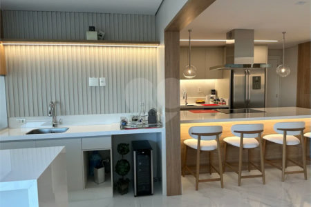 Apartamento de alto padrão com 108 m², 3 dormitórios, 1 suíte, varanda gourmet, planejados, lazer completo e próximo ao Metrô Alto do Ipiranga.