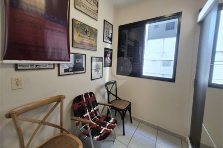 Apartamento 2 quartos, sacada e vaga em Santa Cecília