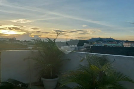 Casa térrea com 300m², 120m² de área construída, 2 quartos, vaga para 3 carros, à venda em Pirituba