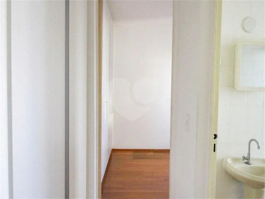 Apartamento em Santana com Sacada e Vaga de Garagem, a 650 m do Metrô