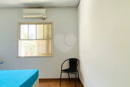 Sobrado à venda com 3 quartos em Campo Belo, São Paulo, SP